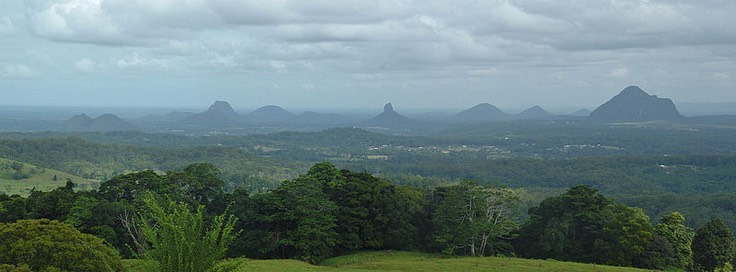 800px-Glass House Mountains